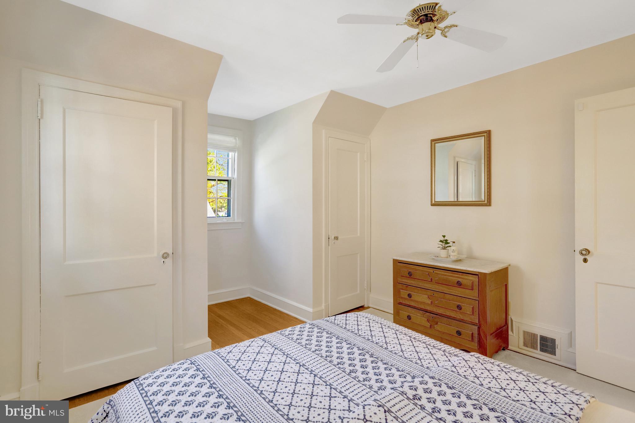 1114 HARRISON STREET N