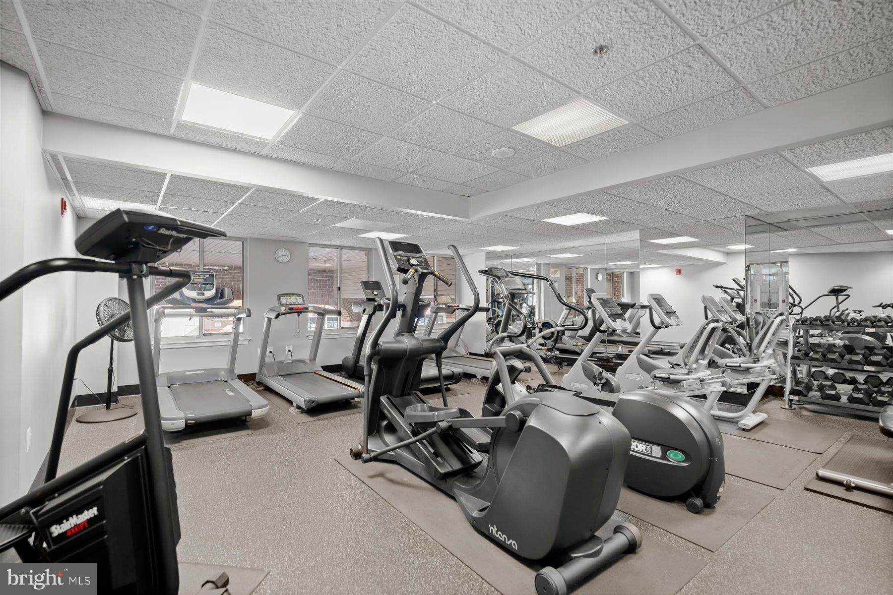 1276 N WAYNE STREET N 1211