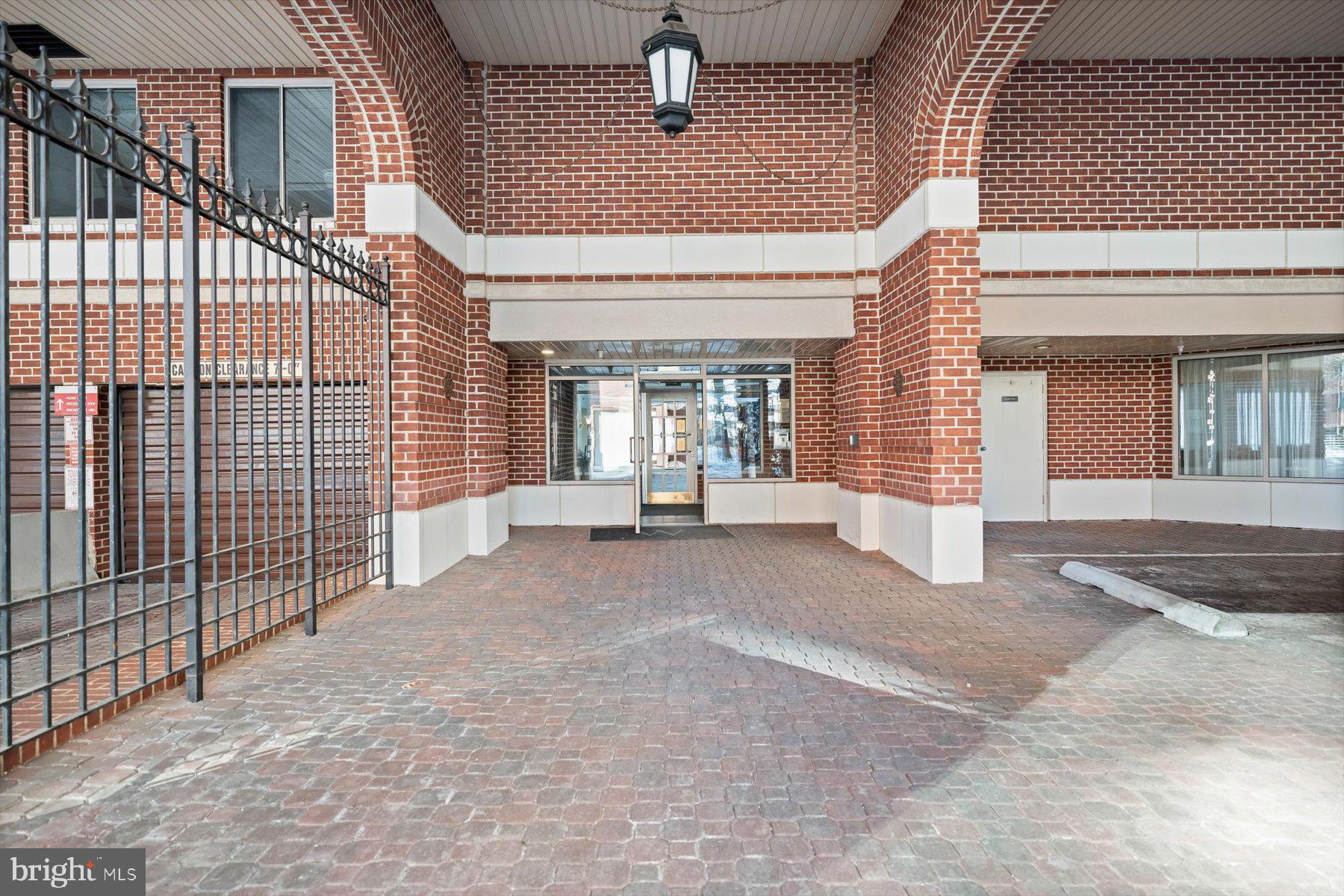 1276 N WAYNE STREET N 1211