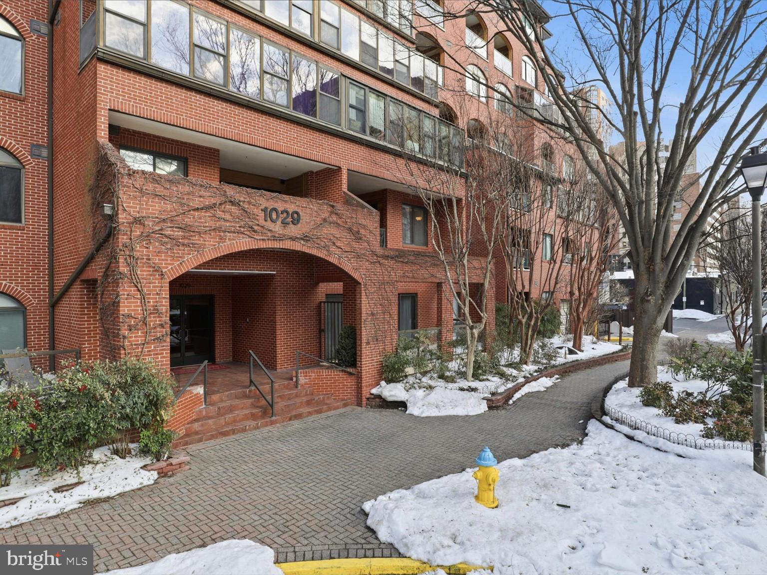 1029 N STUART STREET 206