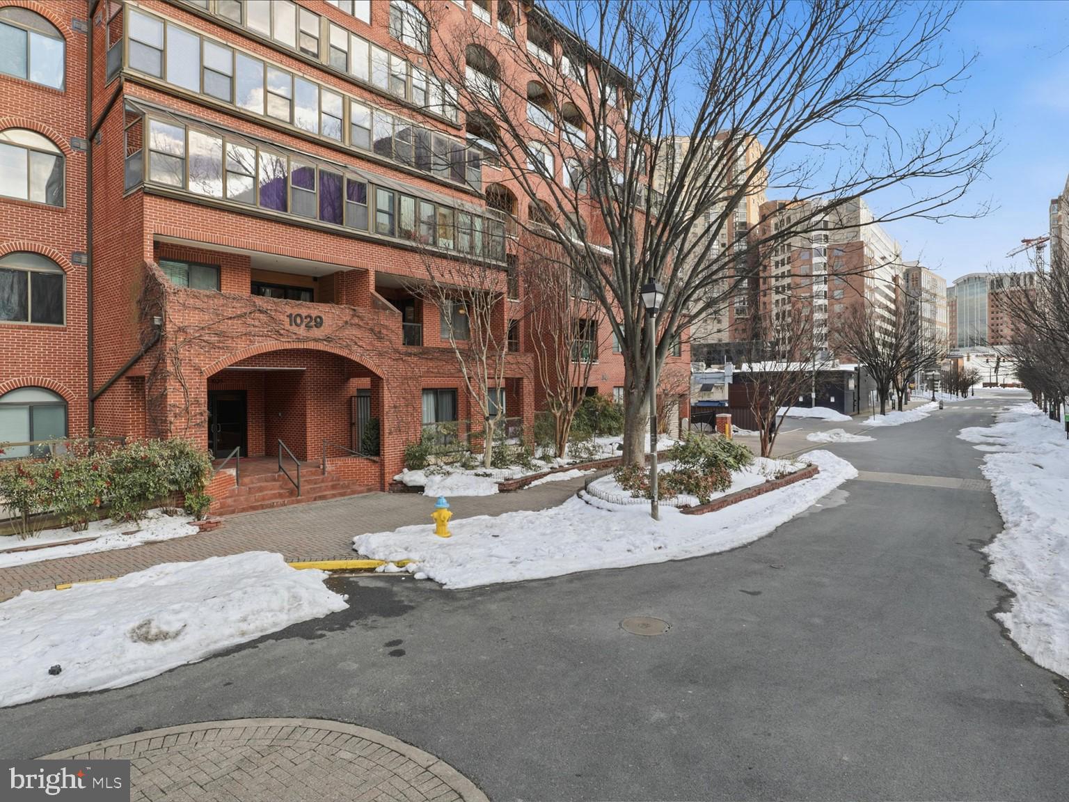 1029 N STUART STREET 206