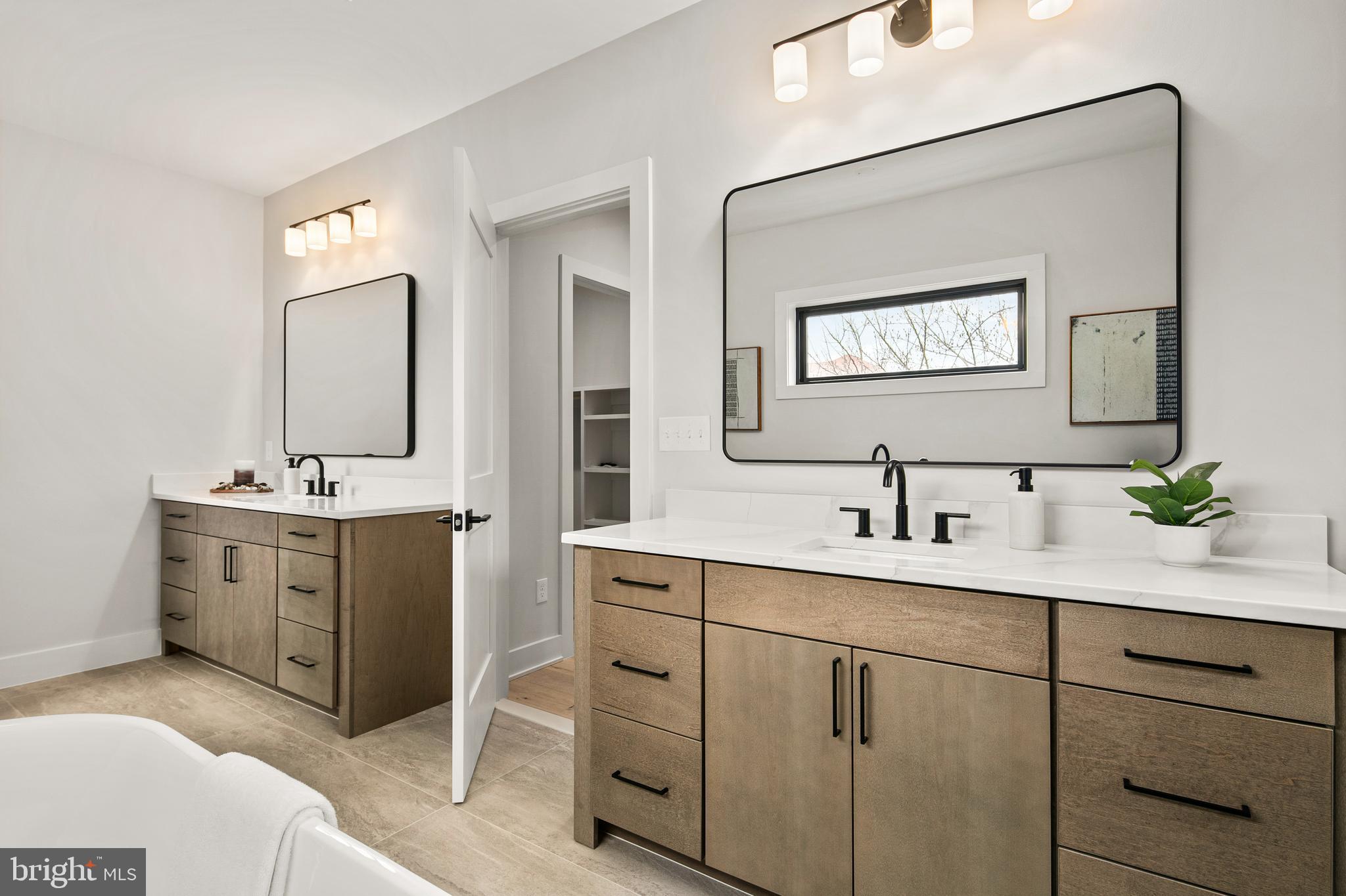 126 S HIGHLAND STREET