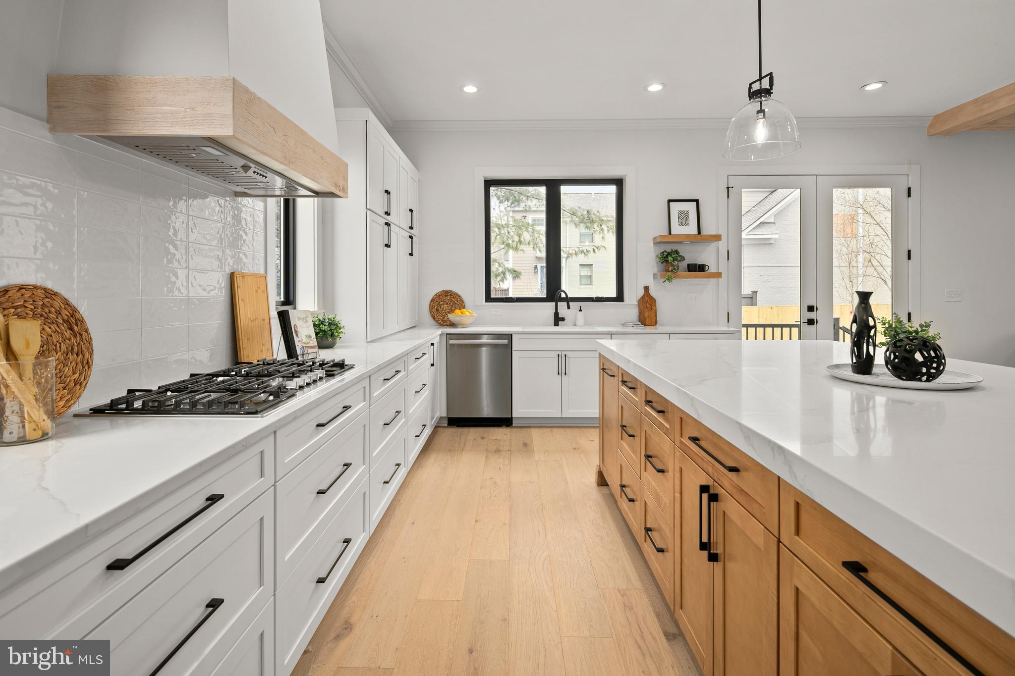 126 S HIGHLAND STREET