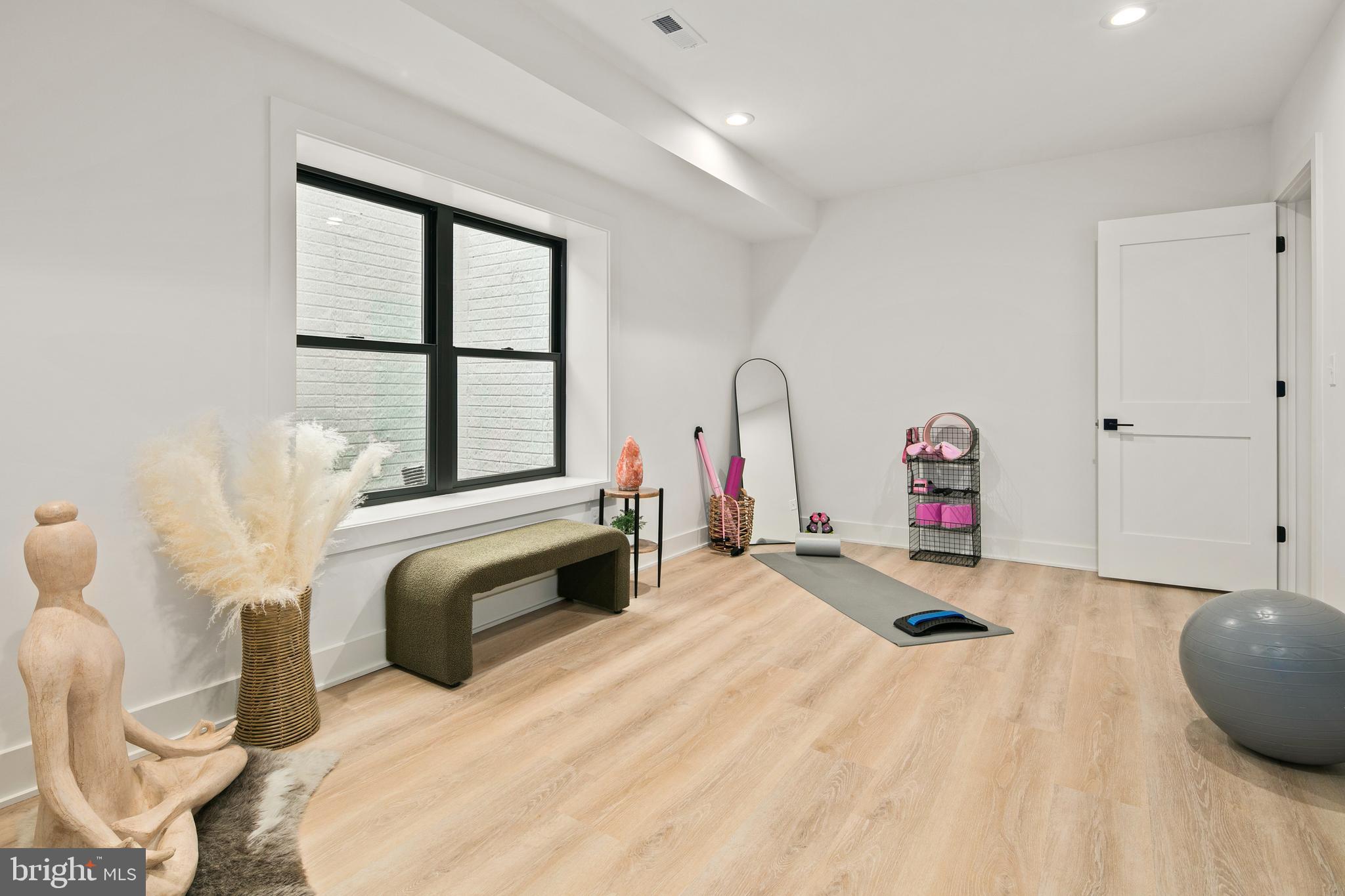 126 S HIGHLAND STREET