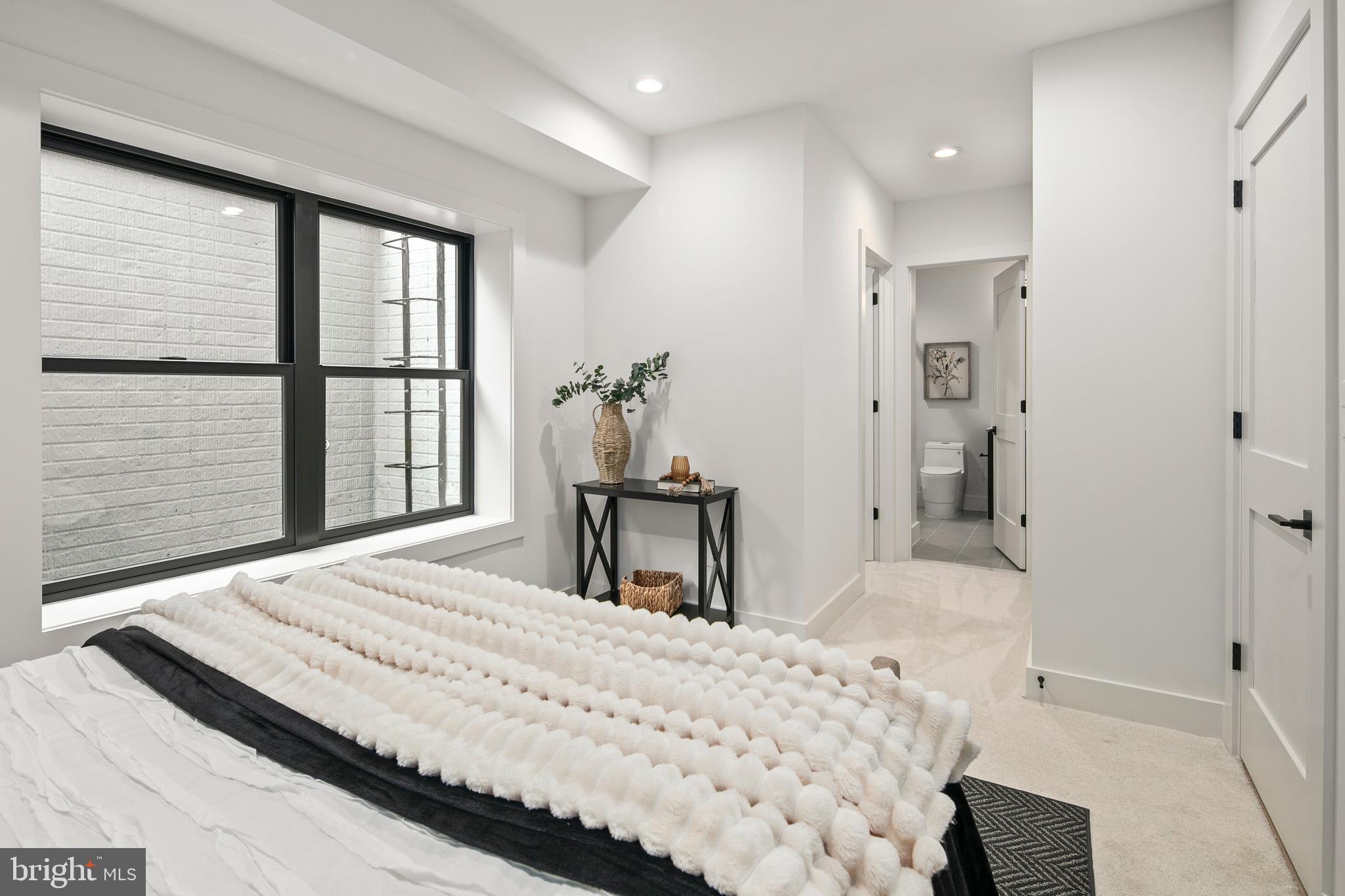 126 S HIGHLAND STREET