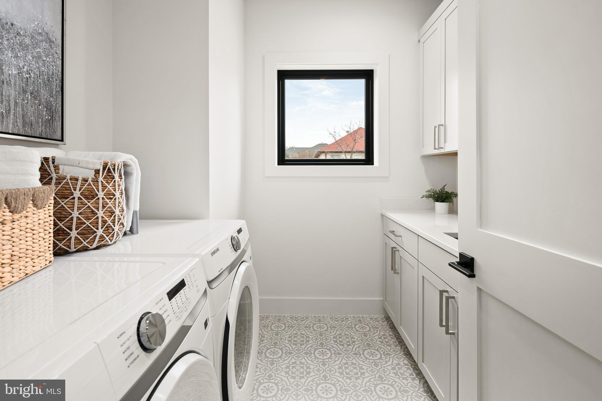 126 S HIGHLAND STREET