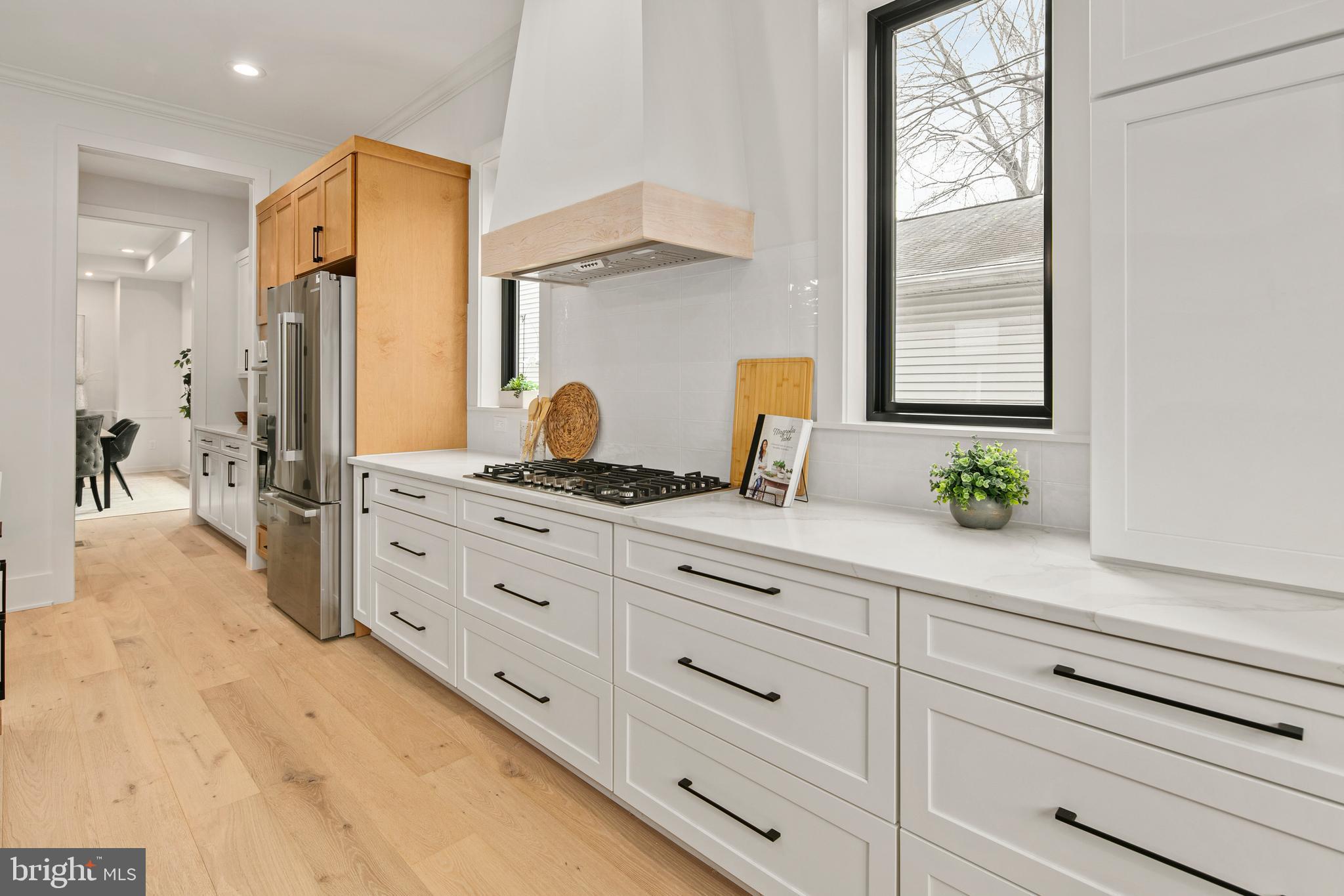 126 S HIGHLAND STREET