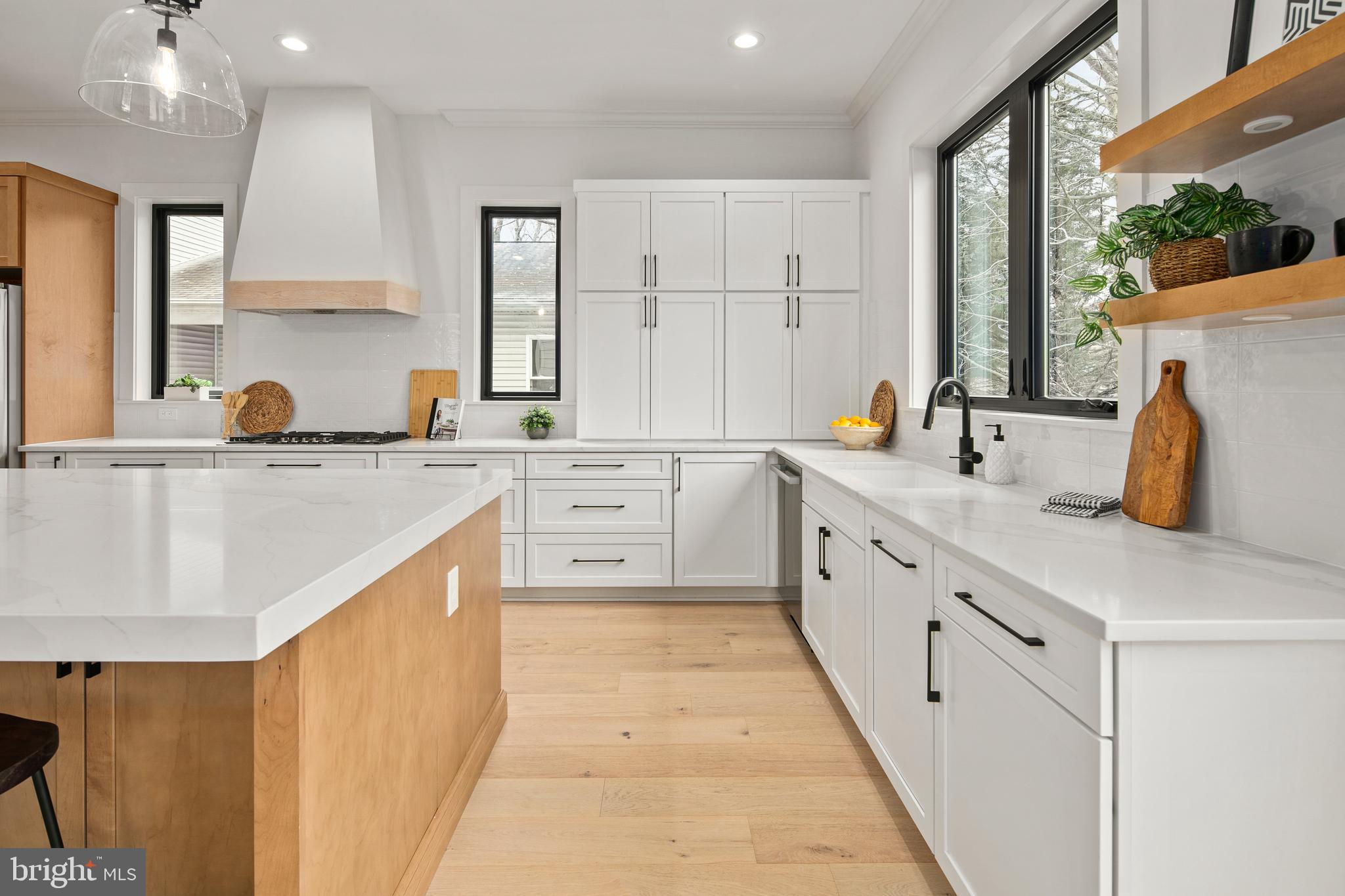 126 S HIGHLAND STREET