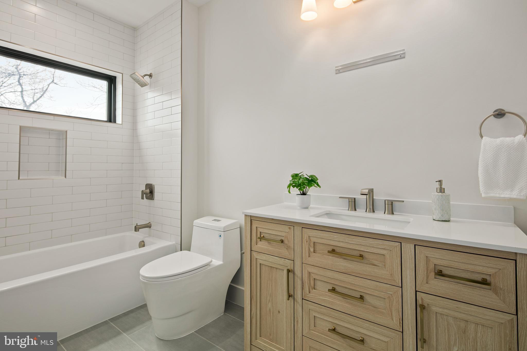 126 S HIGHLAND STREET