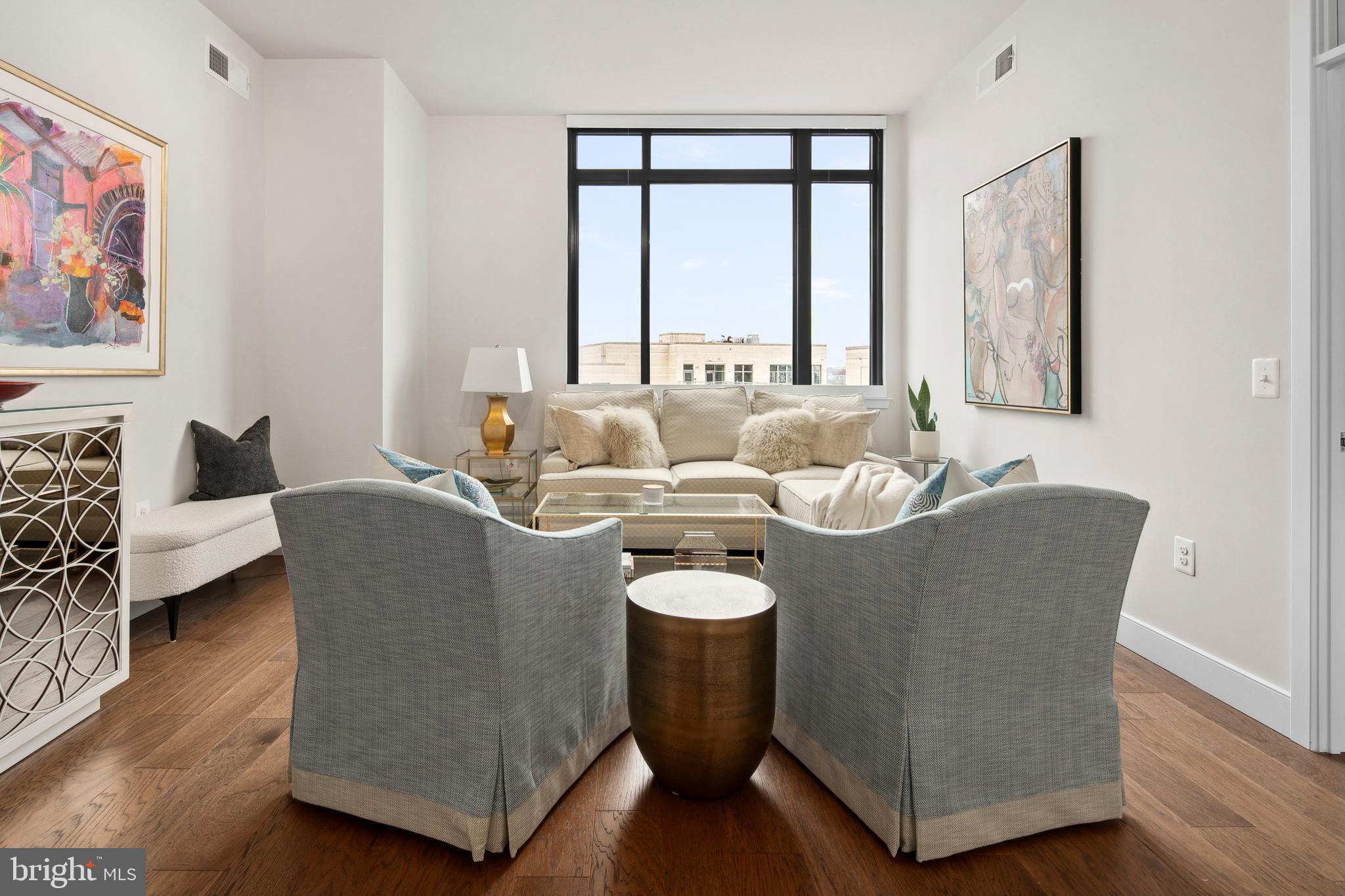 2000 CLARENDON BOULEVARD 504