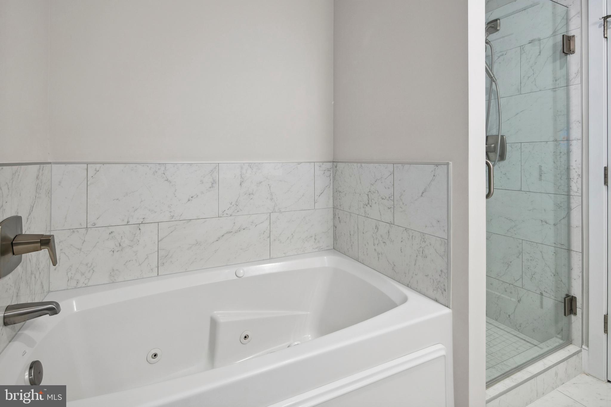 2000 CLARENDON BOULEVARD 504