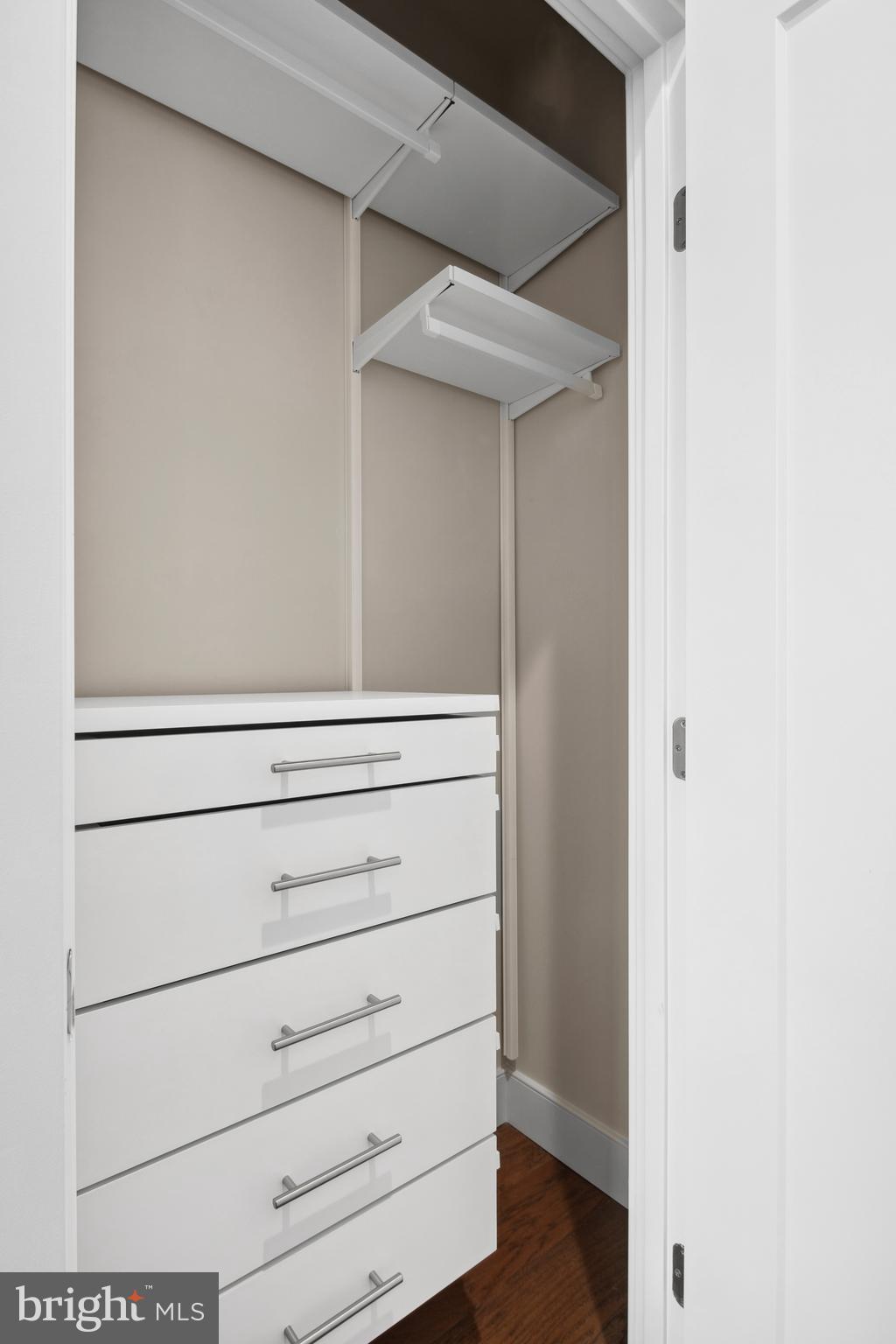 2000 CLARENDON BOULEVARD 504