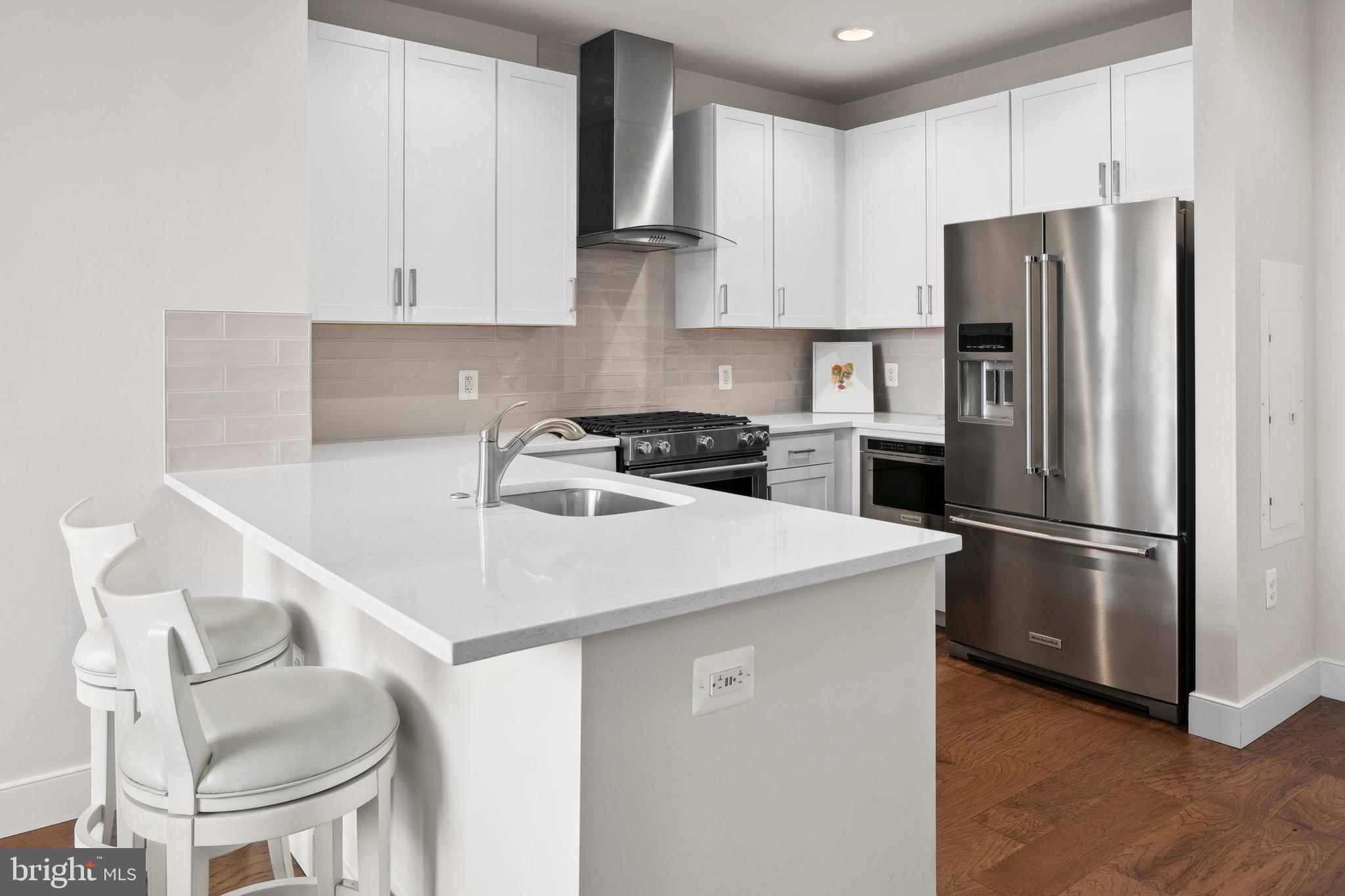 2000 CLARENDON BOULEVARD 504