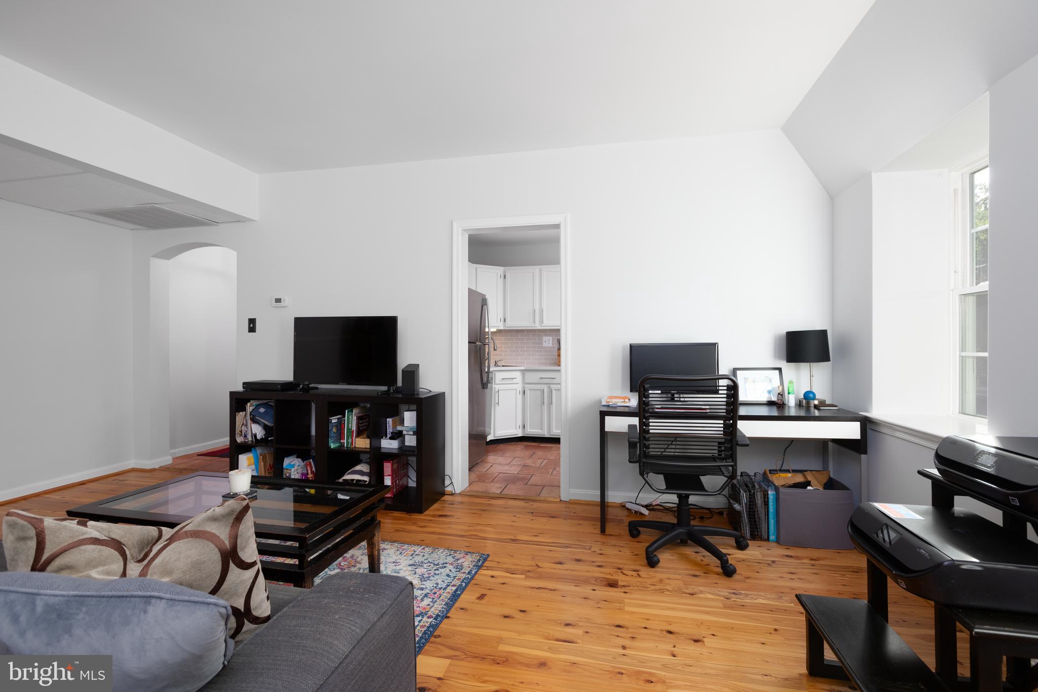 1900 KEY BOULEVARD 464