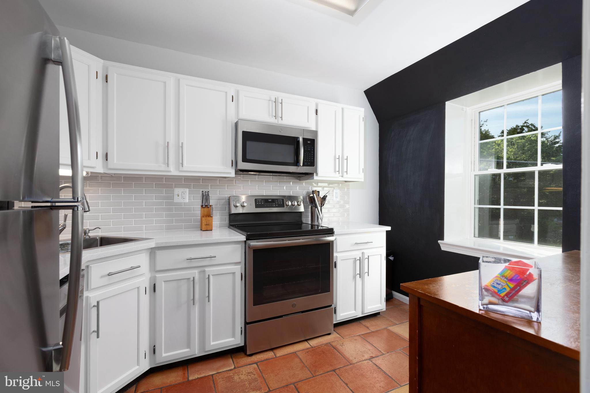 1900 KEY BOULEVARD 464