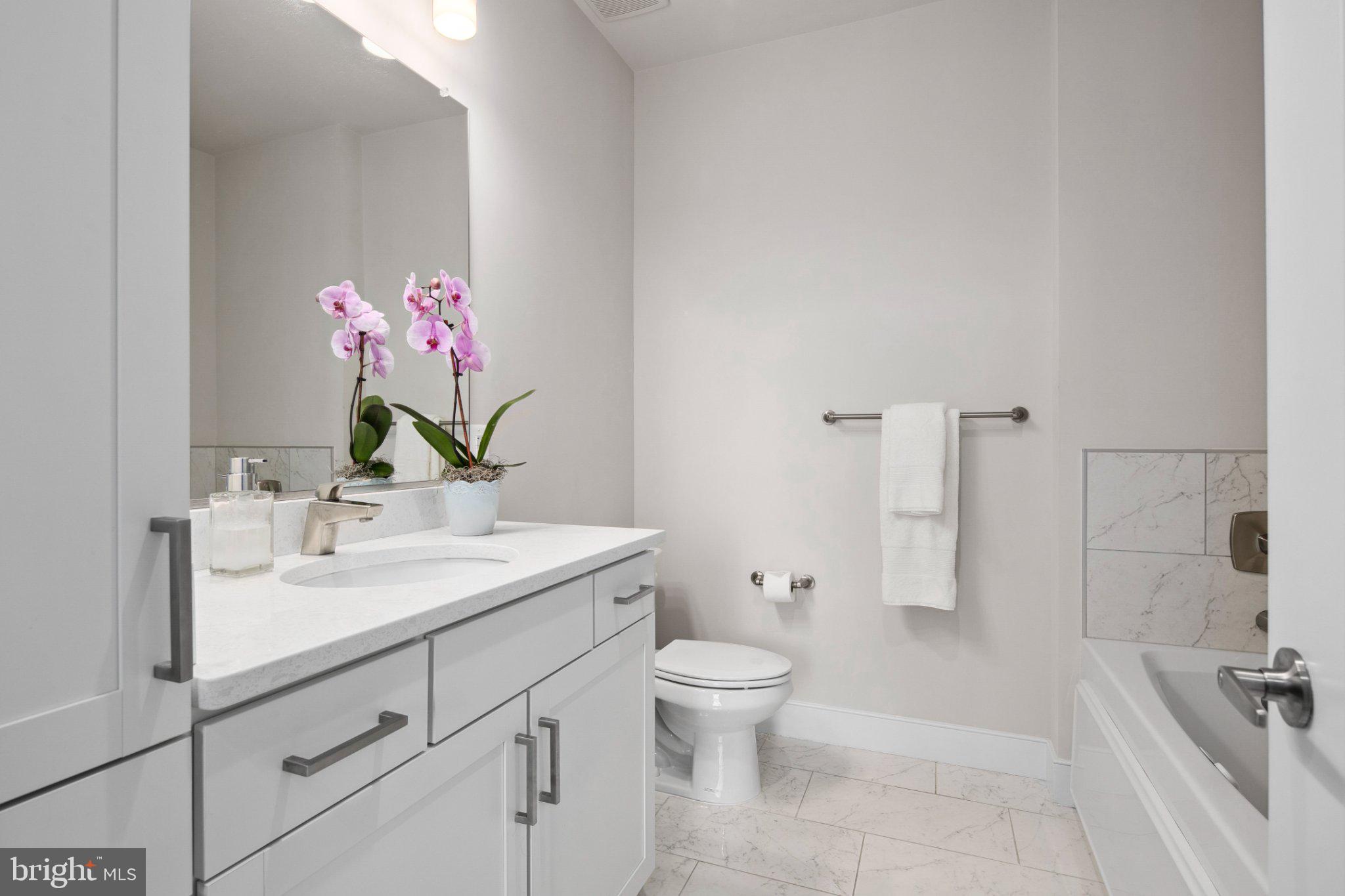 2000 CLARENDON BOULEVARD 504-A