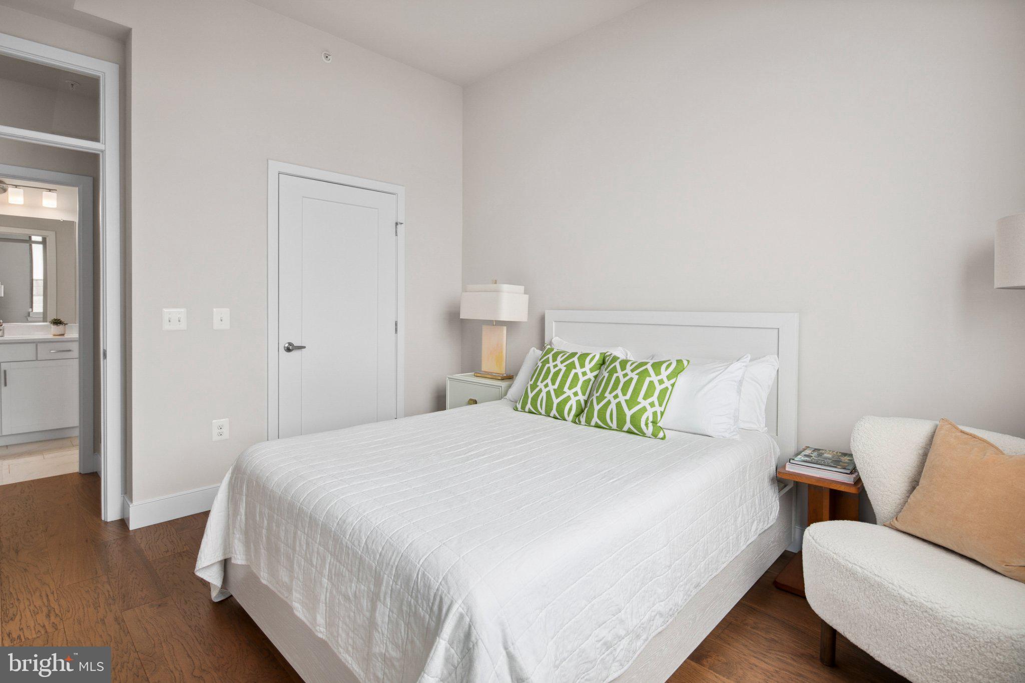 2000 CLARENDON BOULEVARD 504-A