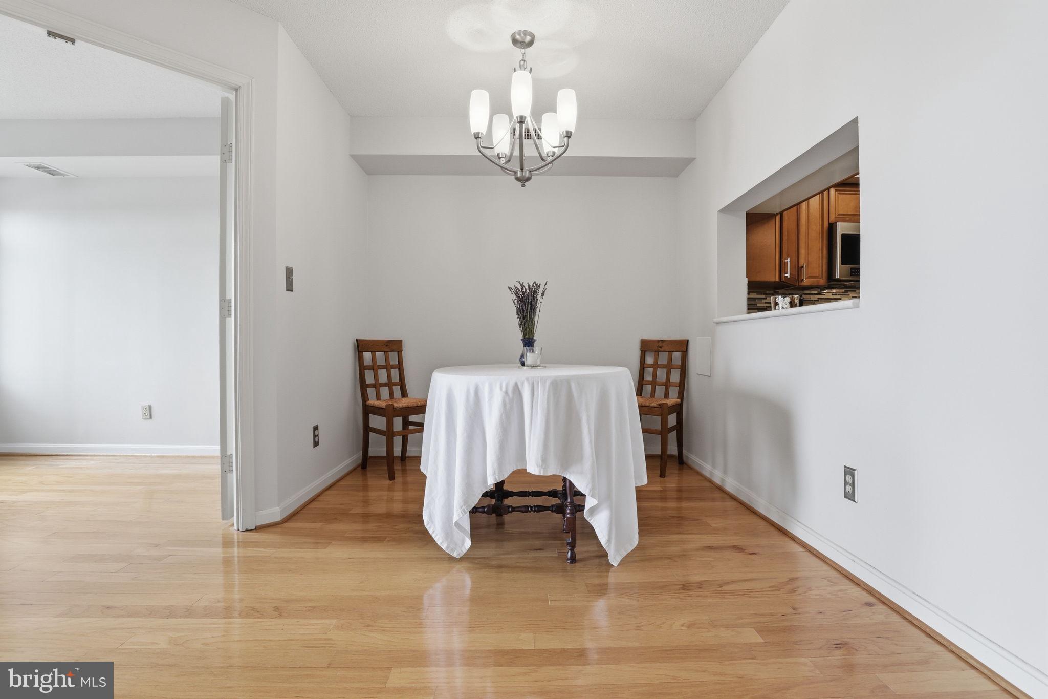 2400 CLARENDON BOULEVARD 815