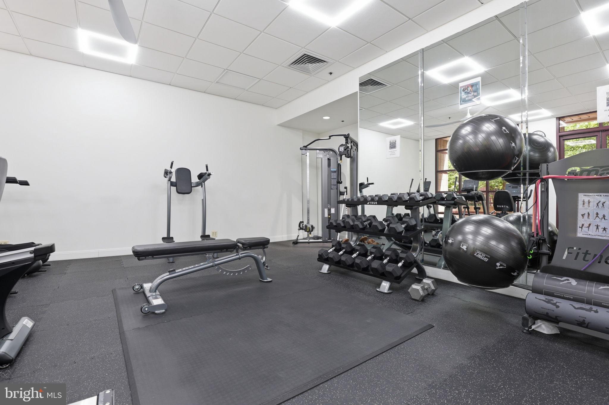 2400 CLARENDON BOULEVARD 815