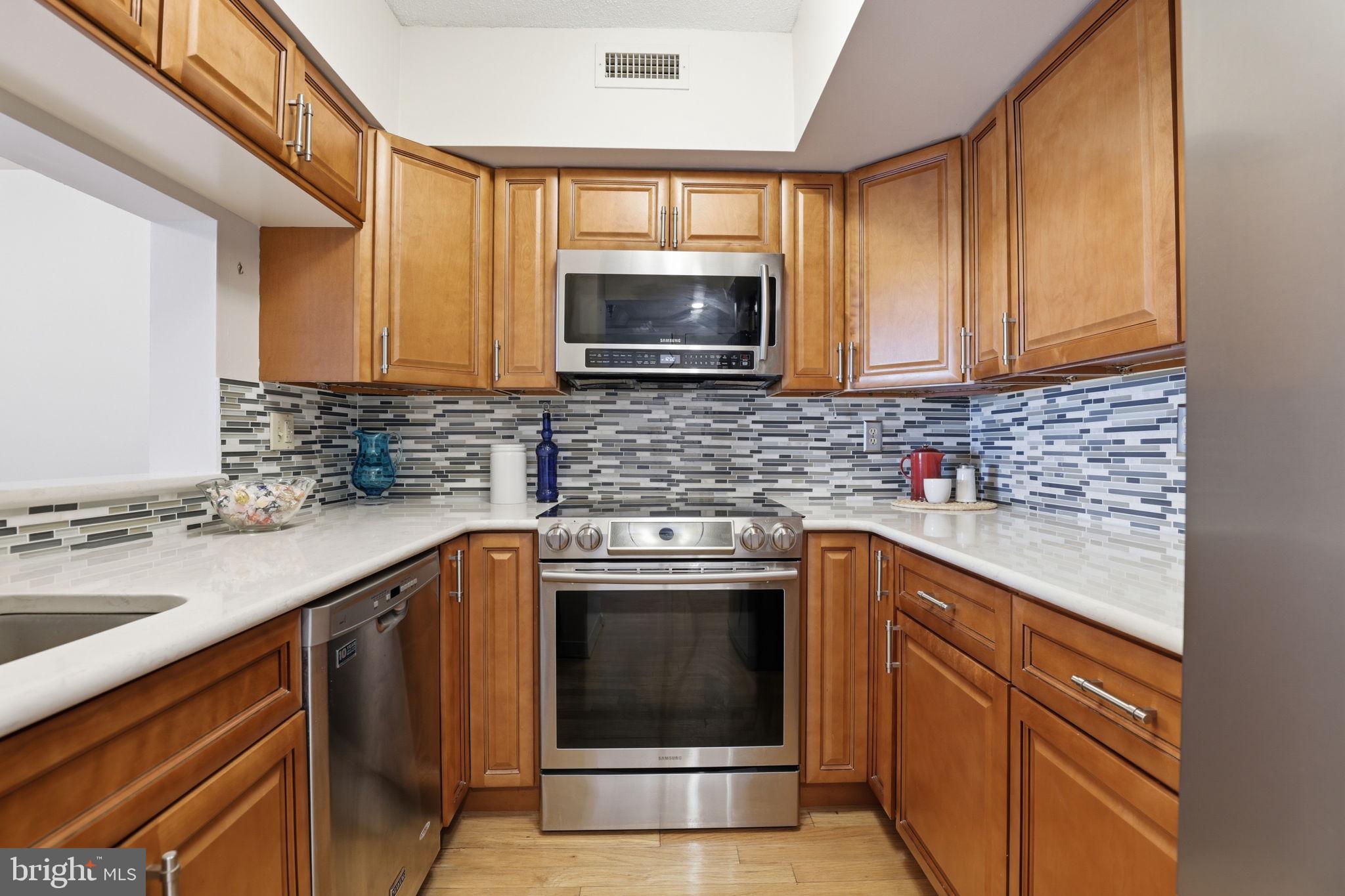 2400 CLARENDON BOULEVARD 815