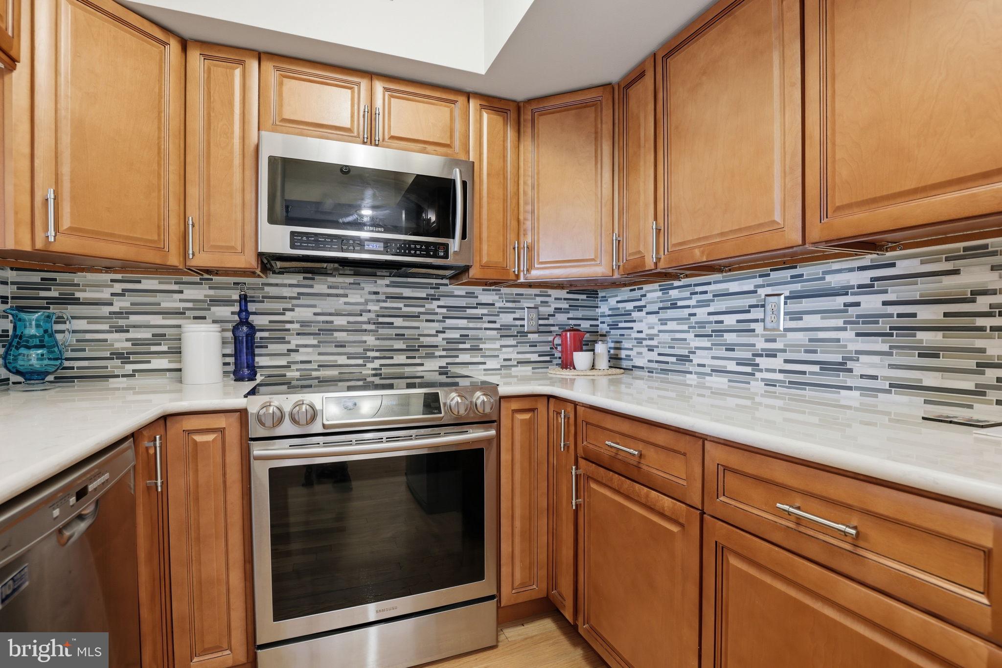 2400 CLARENDON BOULEVARD 815