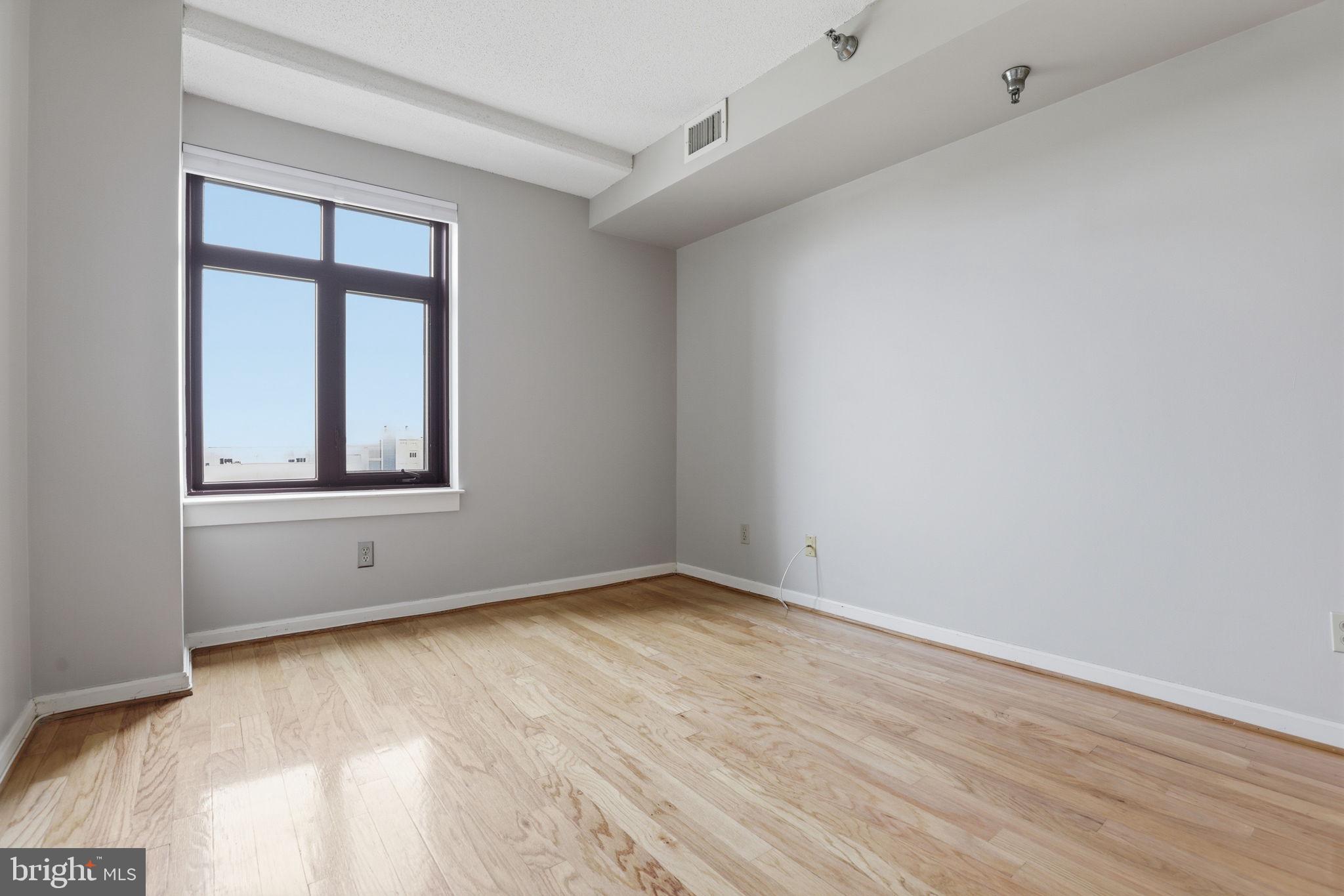 2400 CLARENDON BOULEVARD 815