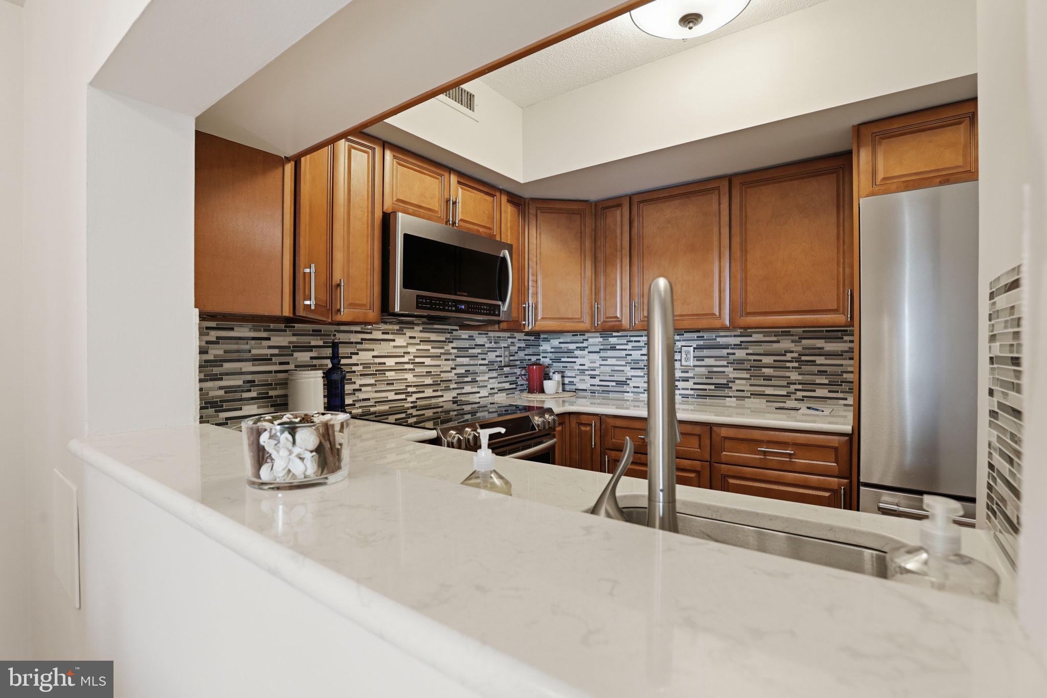 2400 CLARENDON BOULEVARD 815