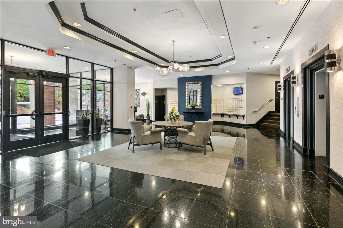 1001 N RANDOLPH STREET 913