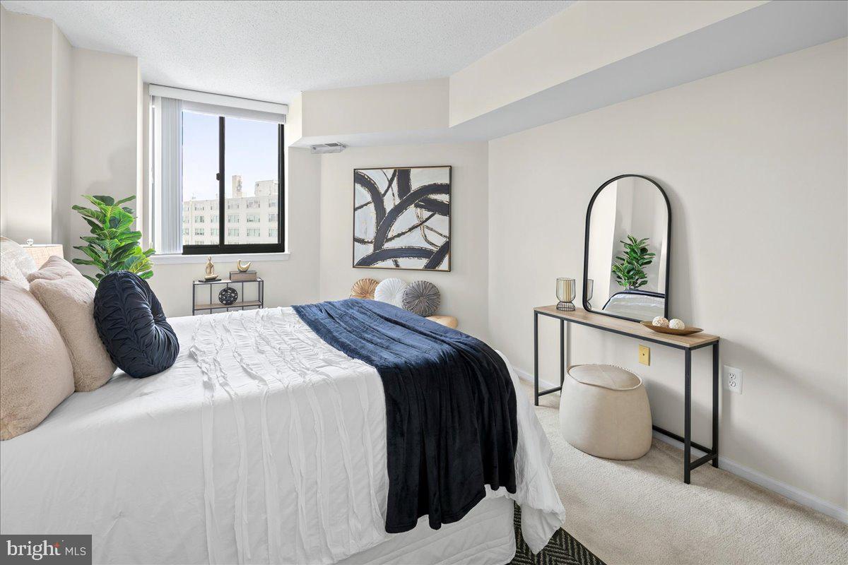 1001 N RANDOLPH STREET 913