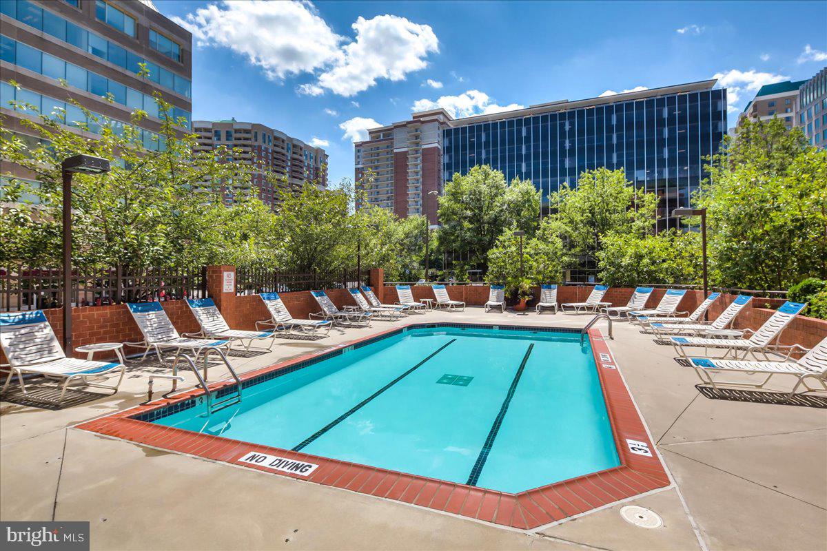1001 N RANDOLPH STREET 913