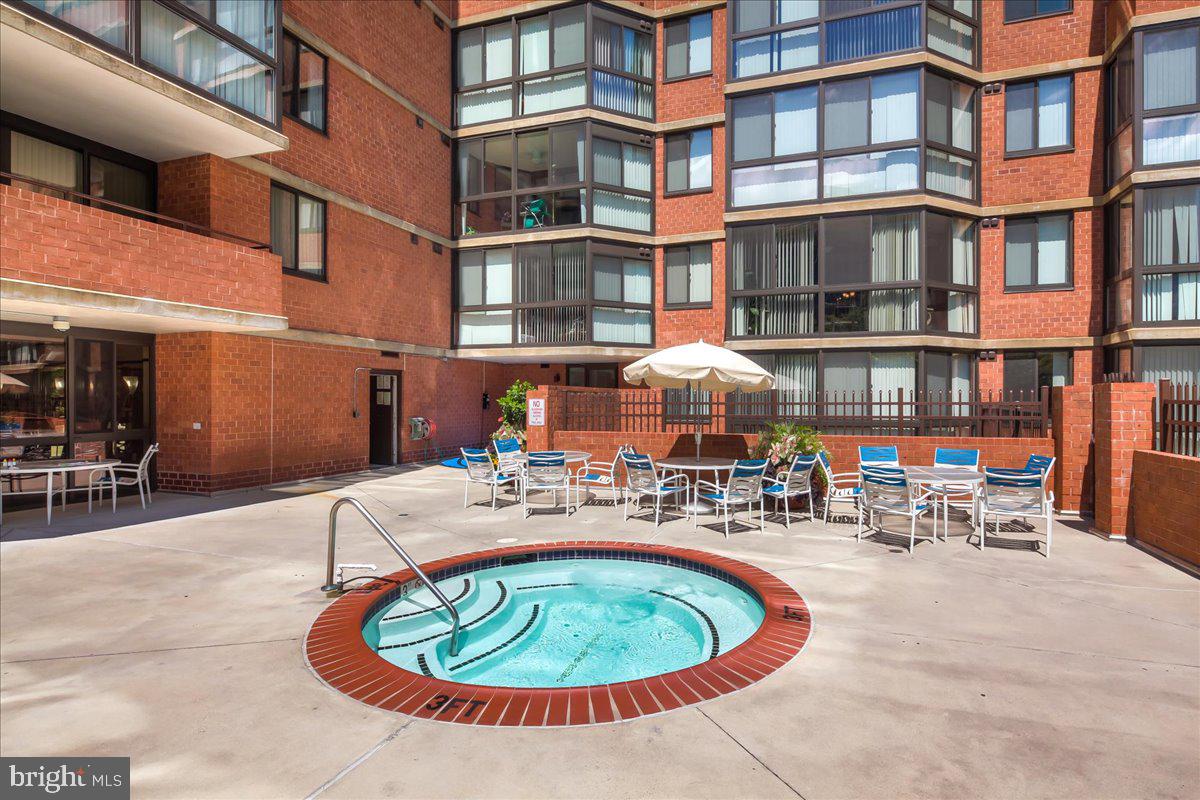 1001 N RANDOLPH STREET 913