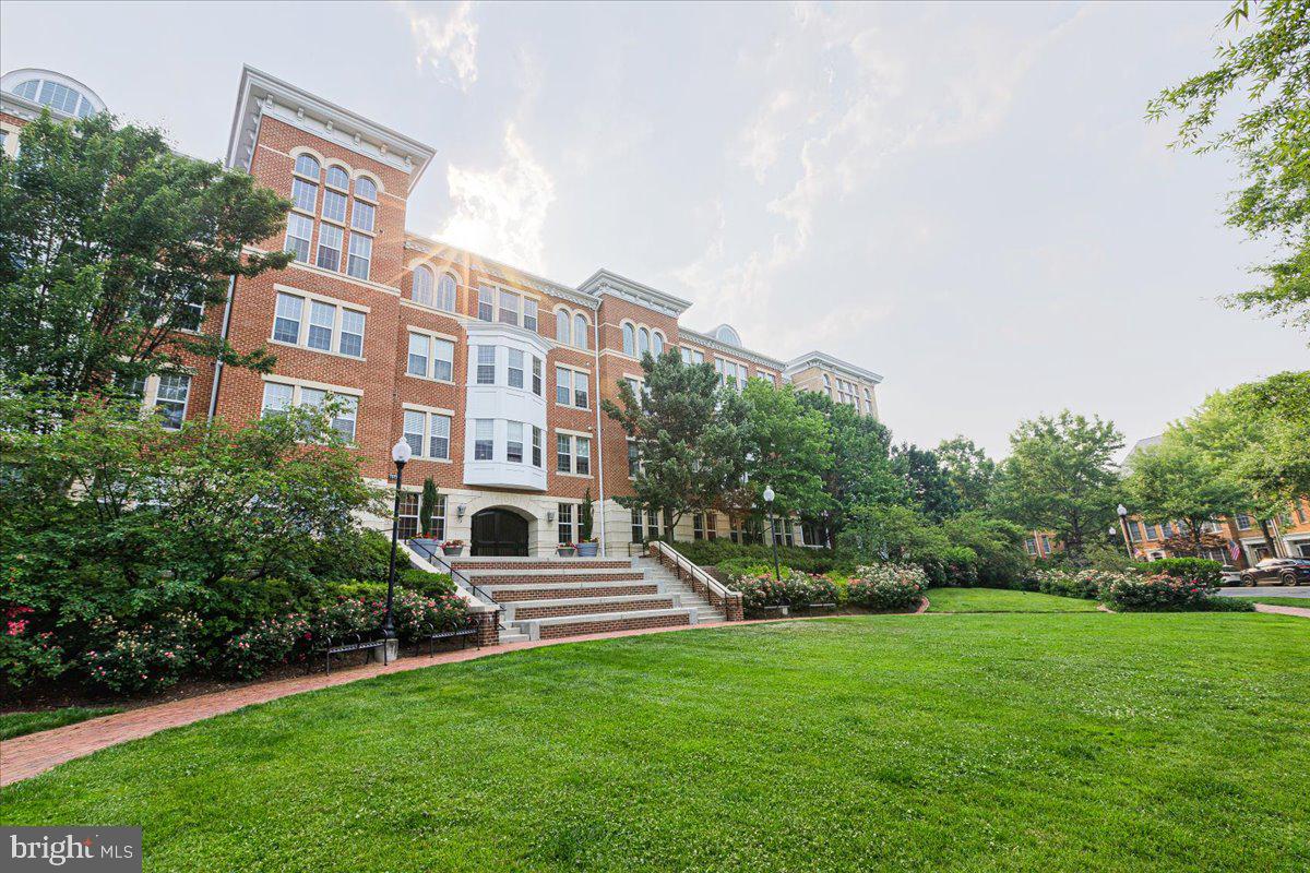 400 Cameron Station Blvd #404