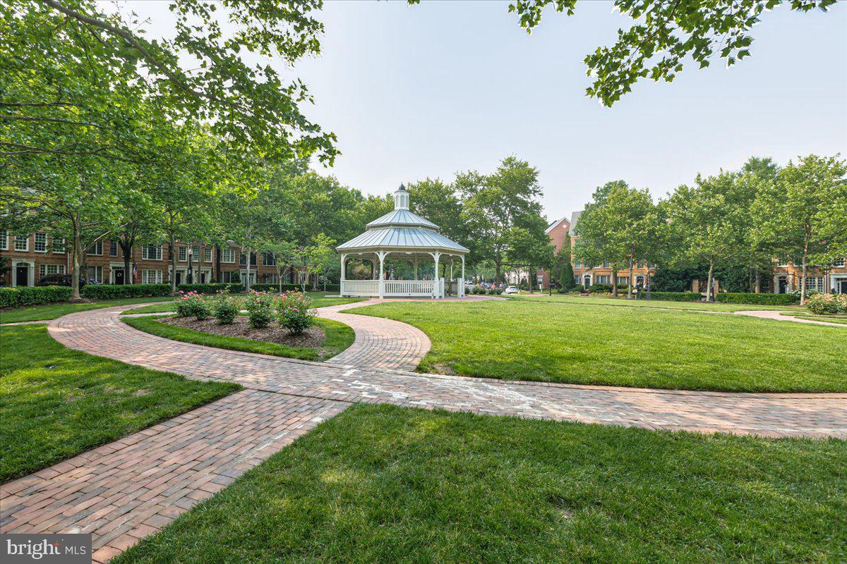 400 Cameron Station Blvd #404