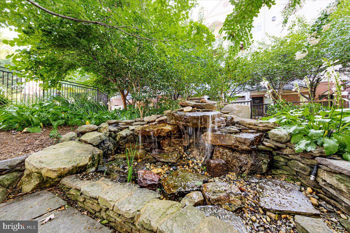 2420 Gretter Pl