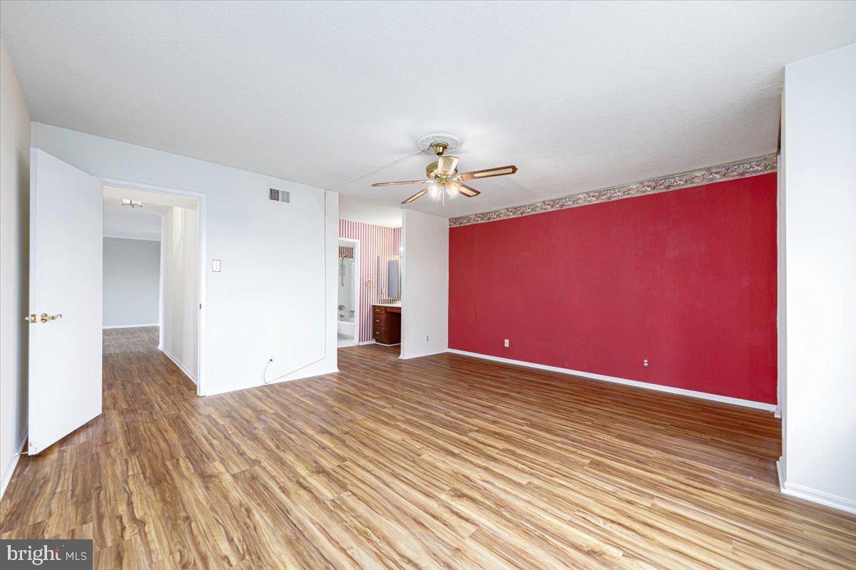 309 Yoakum Pkwy #908