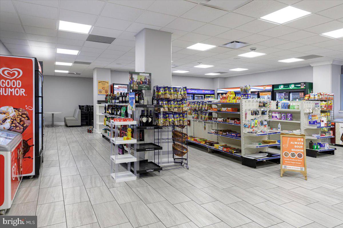 309 Yoakum Pkwy #908