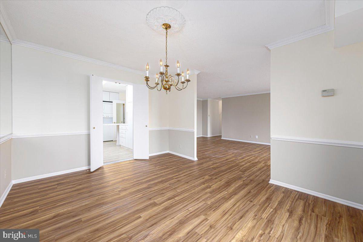 309 Yoakum Pkwy #908