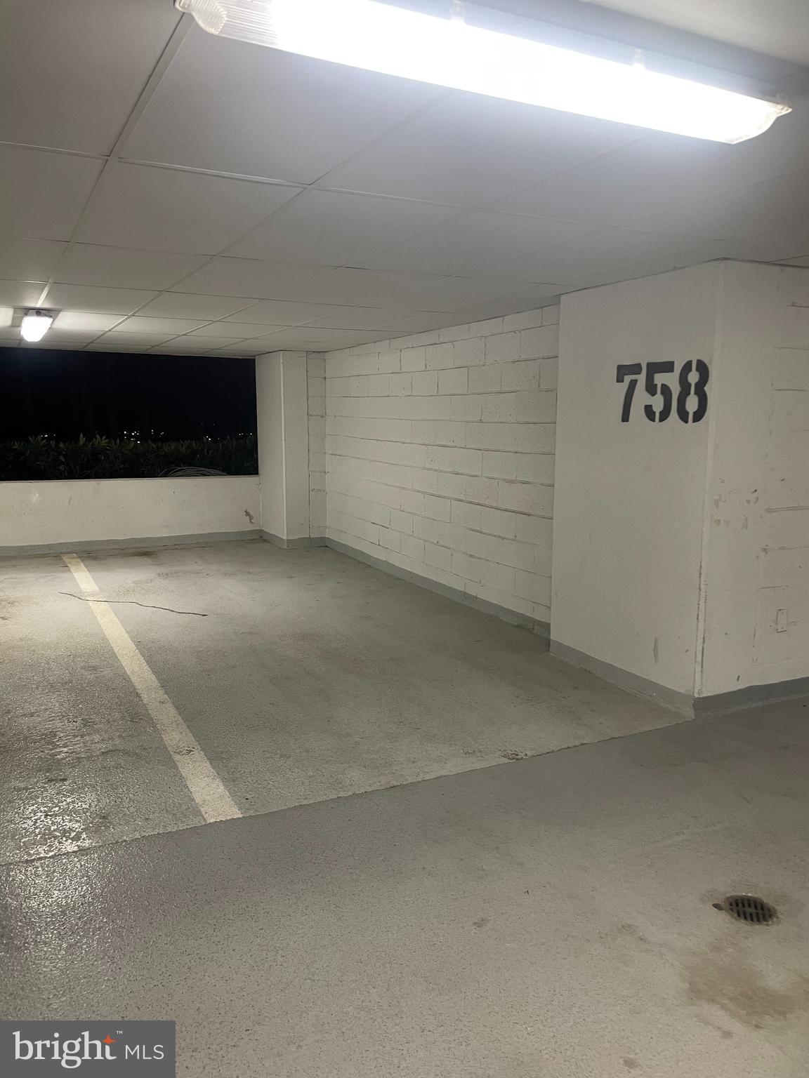 309 Yoakum Pkwy #908