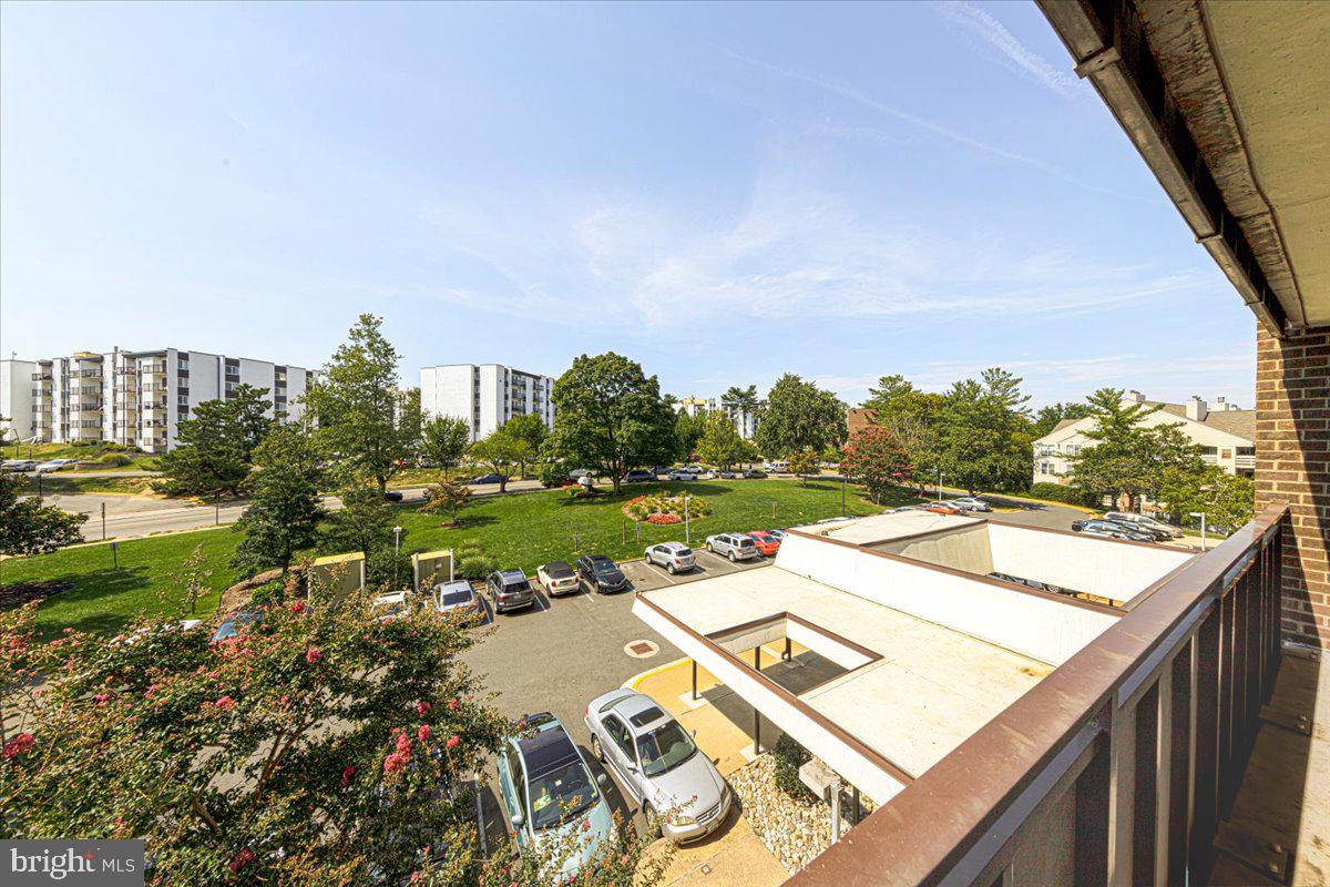 250 S Reynolds St #305