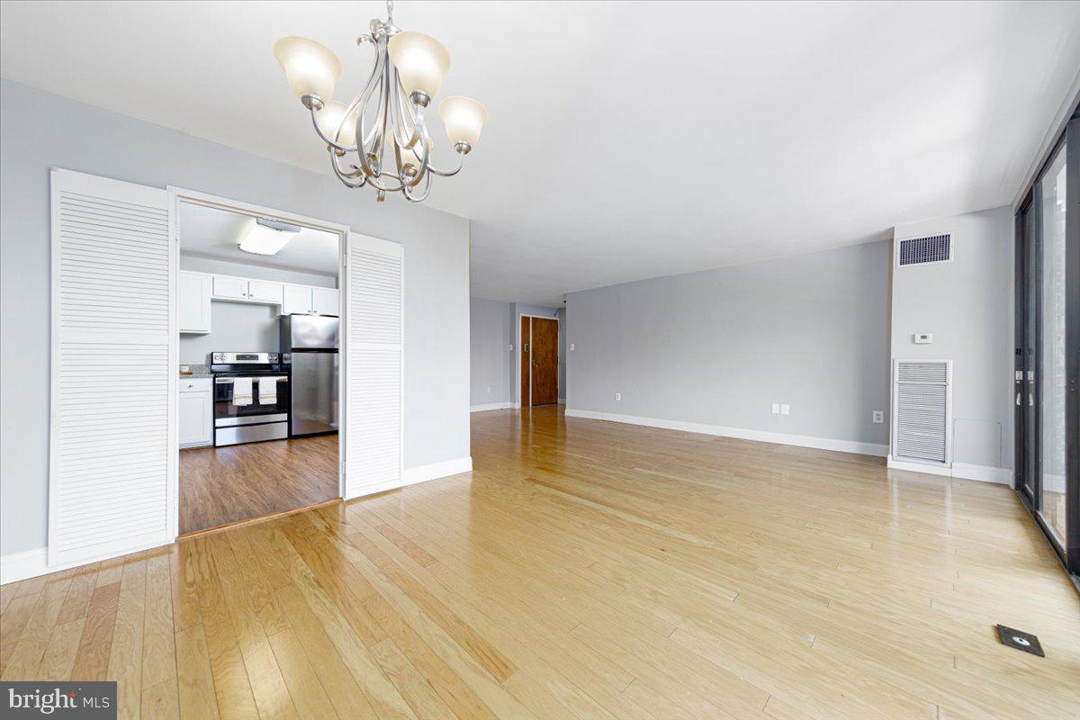 250 S Reynolds St #305