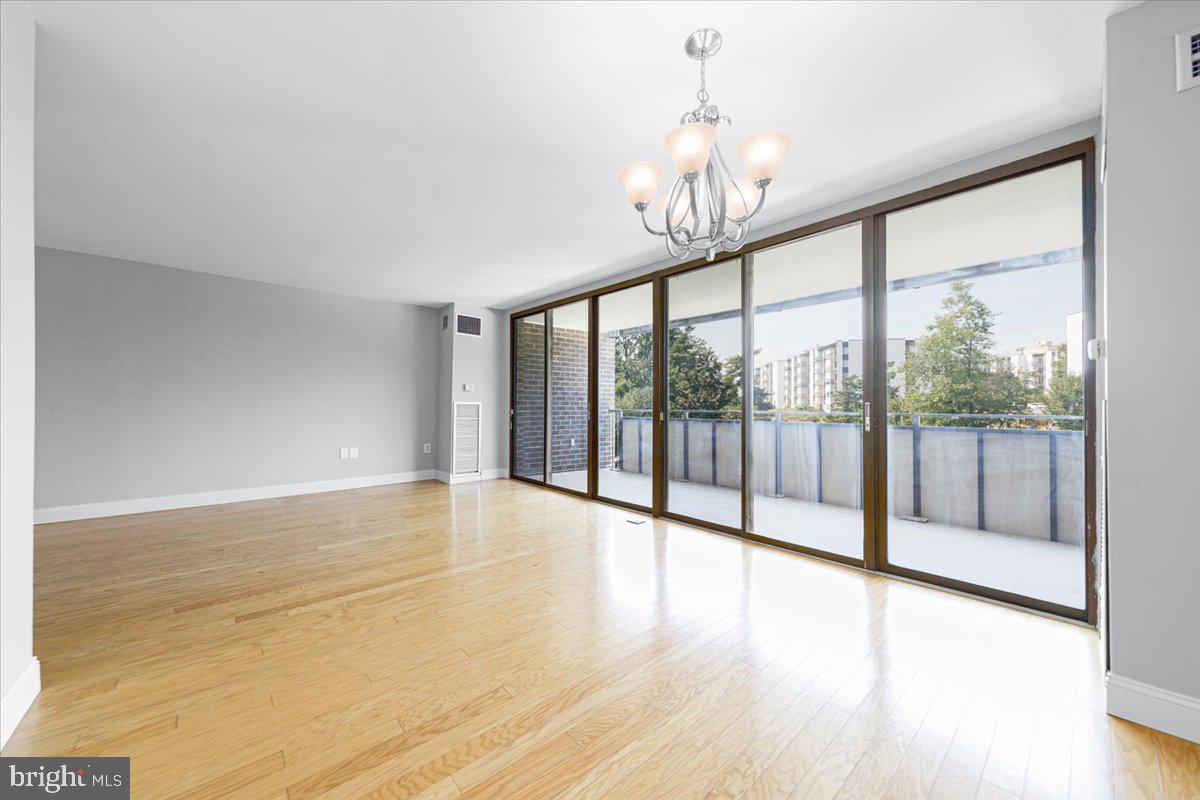 250 S Reynolds St #305