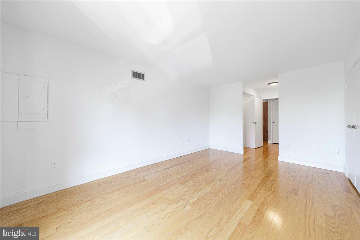 250 S Reynolds St #305