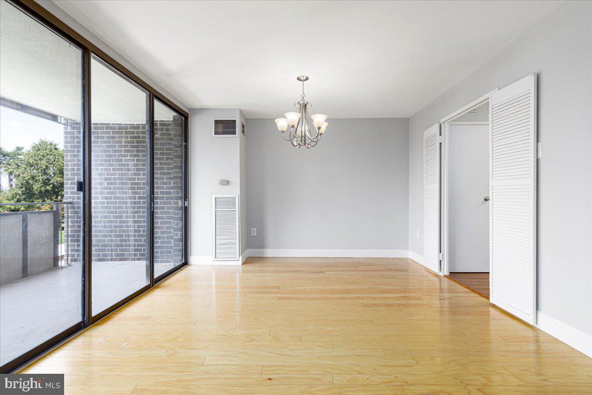 250 S Reynolds St #305