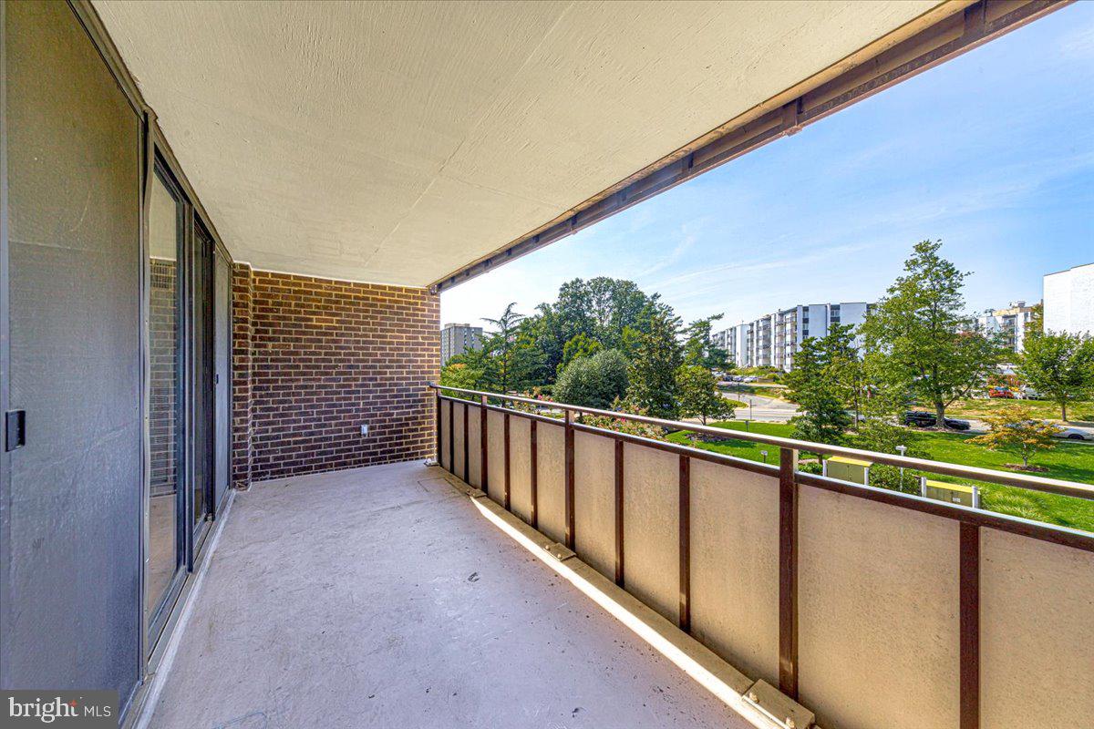 250 S Reynolds St #305