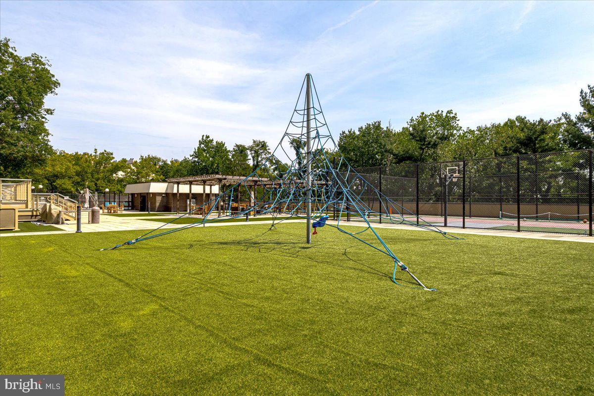 250 S Reynolds St #305