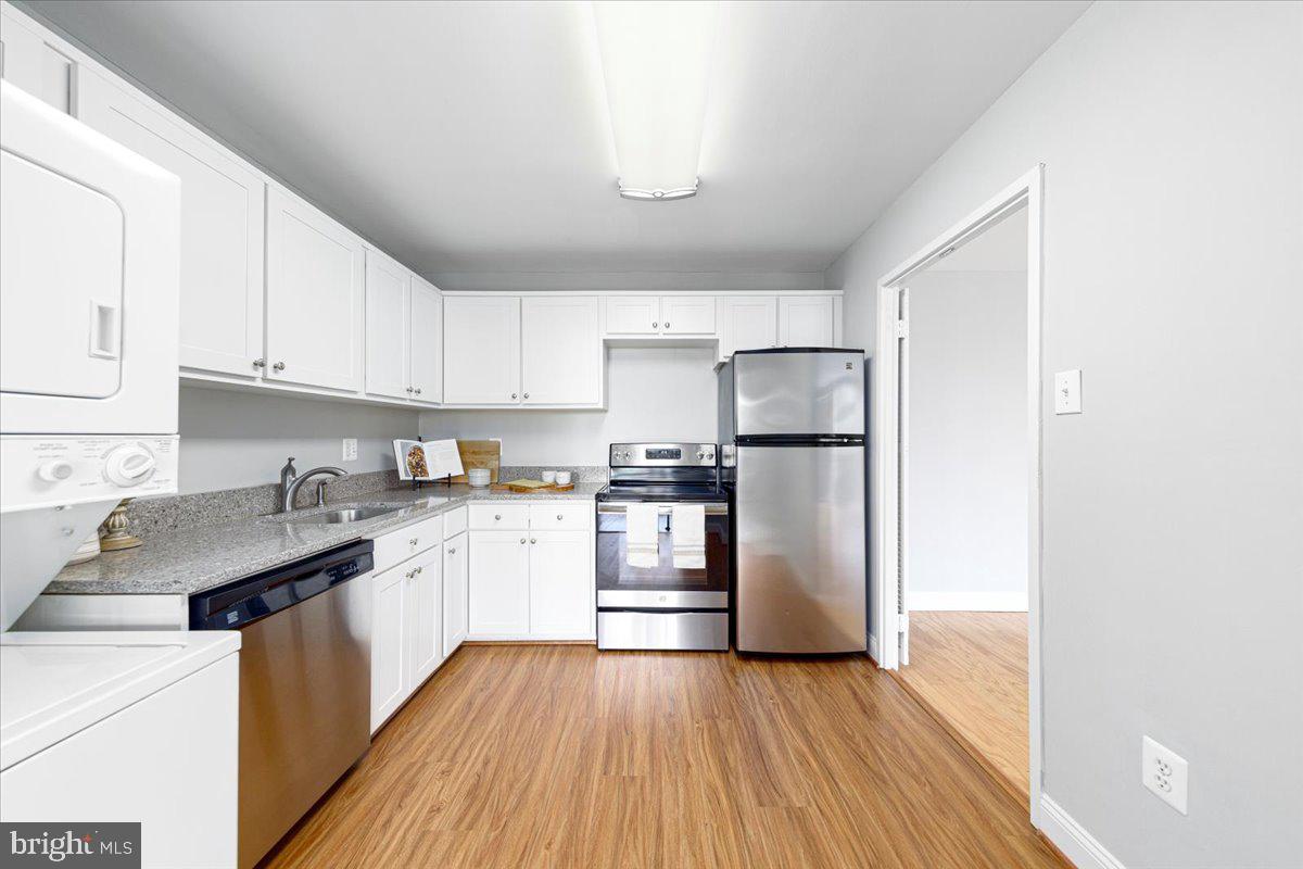 250 S Reynolds St #305