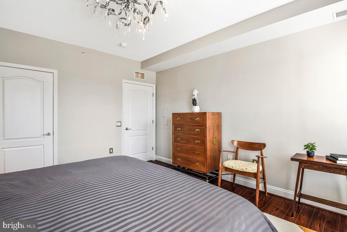 1111 Oronoco St #340