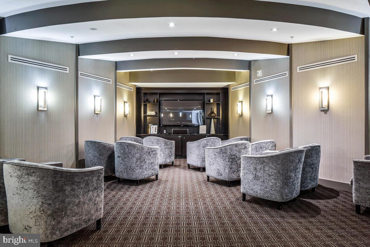 1111 Oronoco St #340