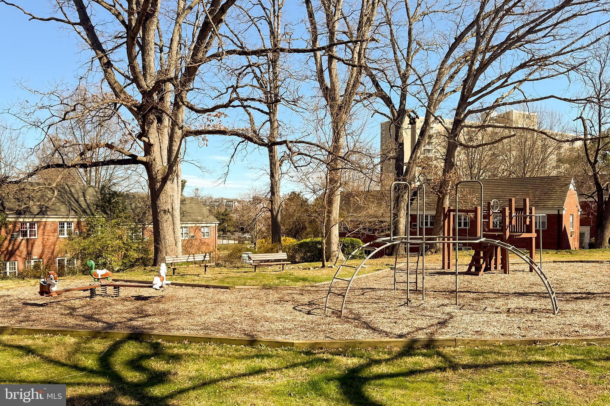 3707 Lyons Ln