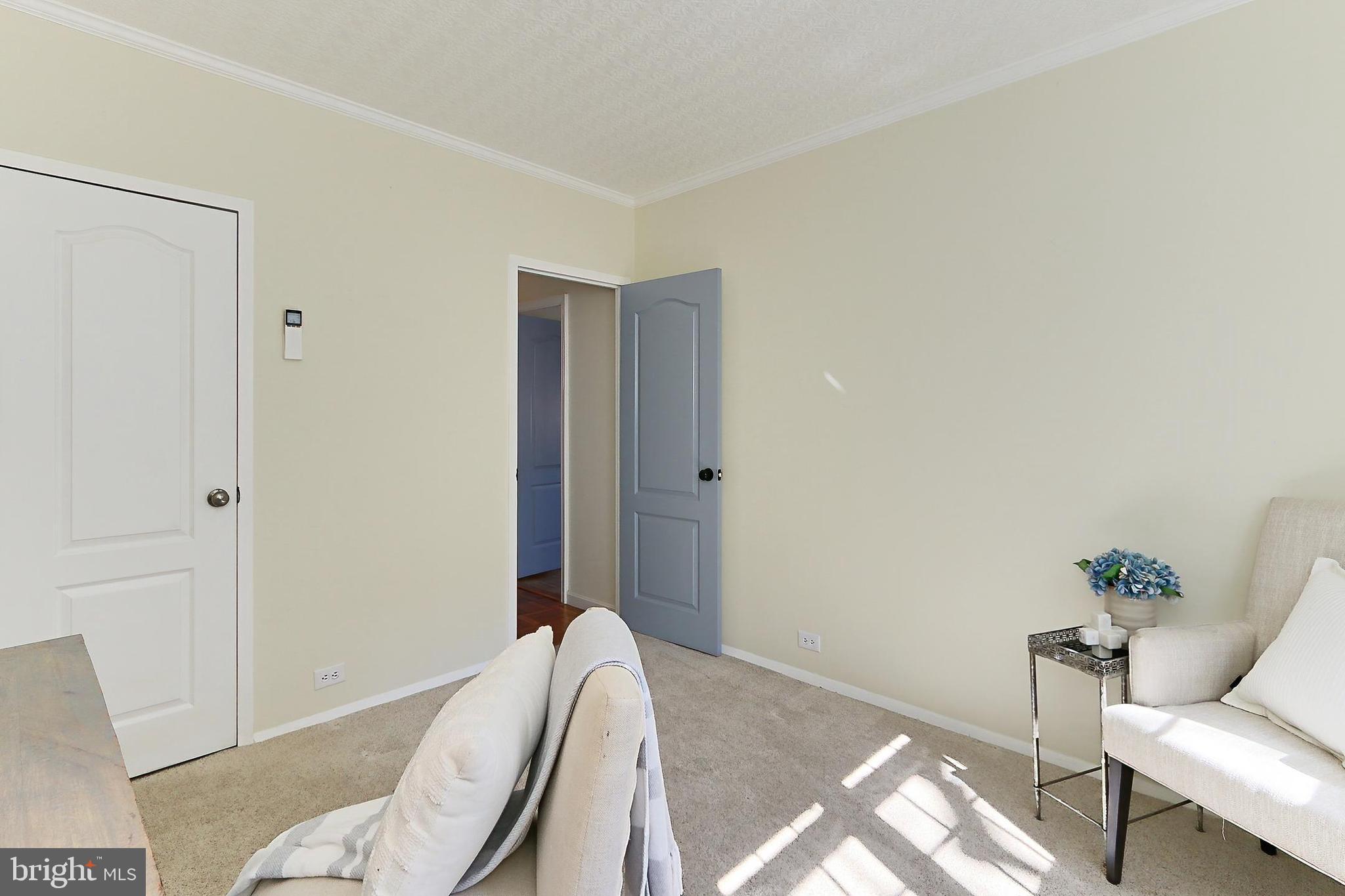 3707 Lyons Ln
